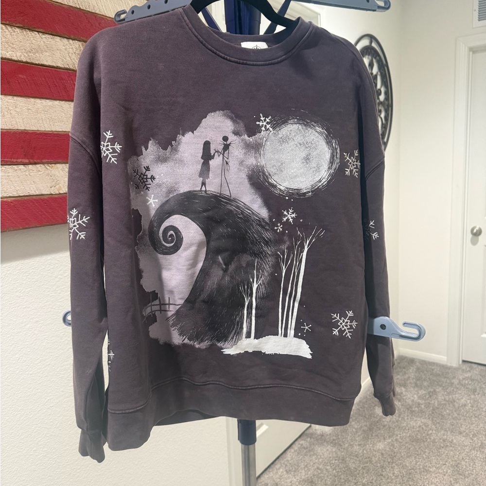 NWT NBC Disney Snowflake Pullover Sweatshirt Distressed Black Size Medium